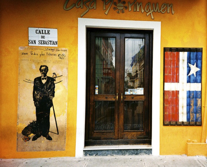 http://eliacin.com/2010/06/casa-borinquen/